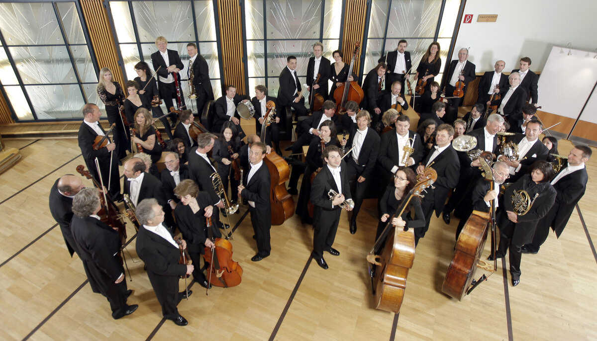 WDR Funkhausorchester Köln im Foyer des Kölner WDR-Funkhauses