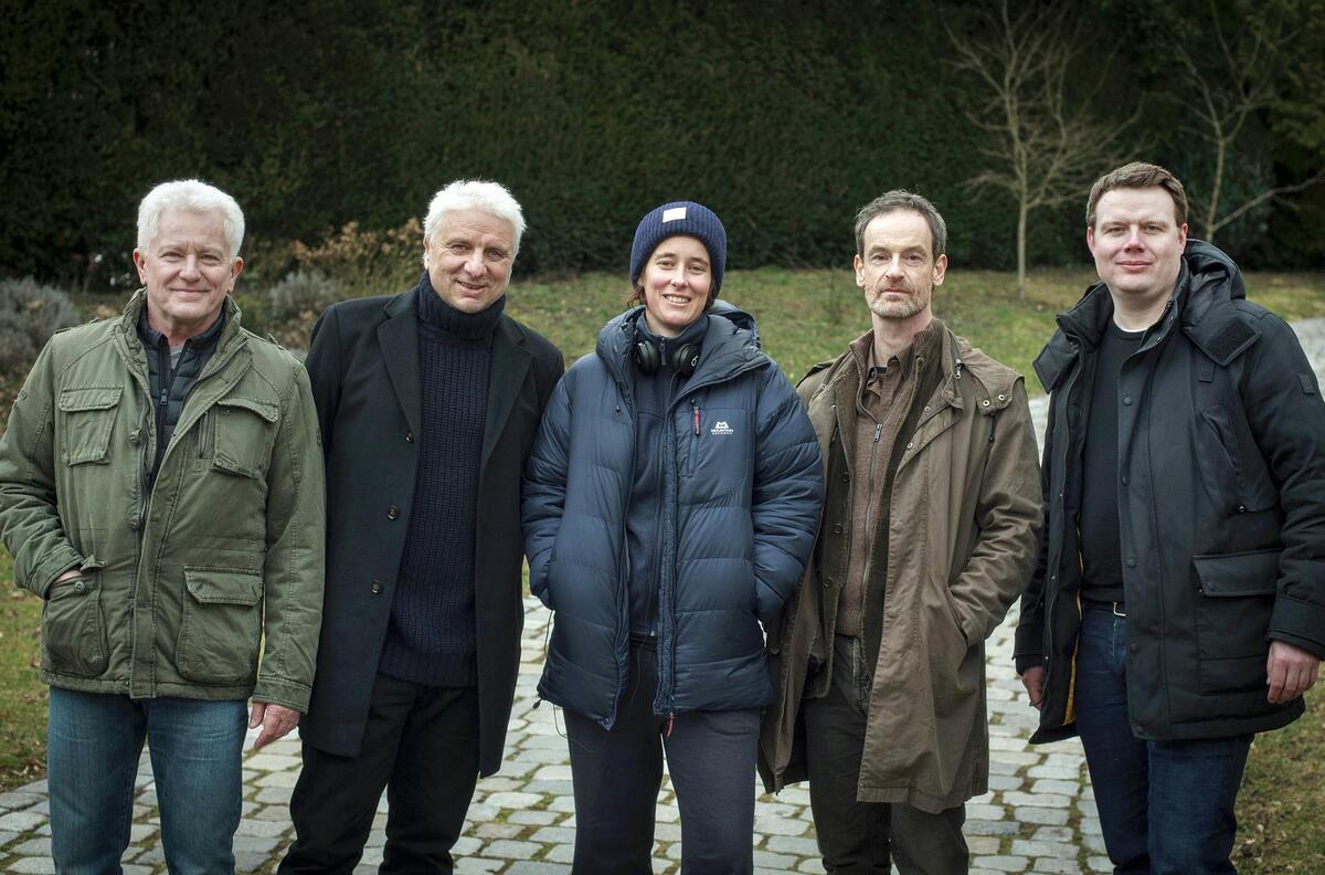 Ivo Batic (Miroslav Nemec), Franz Leitmayr (Udo Wachtveitl), Regisseurin Pia Streitmann, Peter Faber (Jörg Hartmann) und Produzent Michael Polle