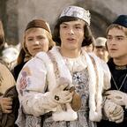 Pavel Trávnícek (Mitte) als Prinz in einer Filmszene aus "Drei Haselnüsse für Aschenbrödel"