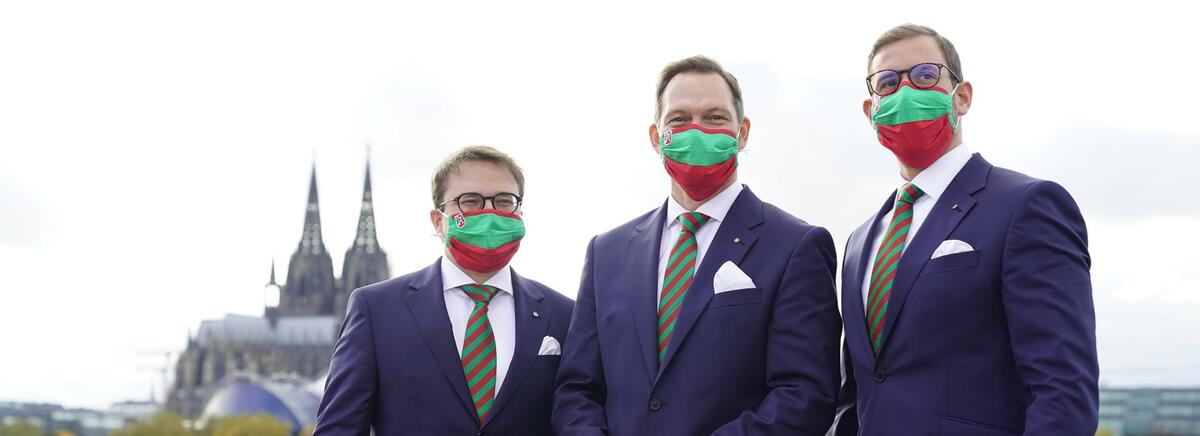 Das Kölner Dreigestirn v.l.n.r. Sven Oleff (Prinz Sven), Dr. Bjoern Braun (Jungfrau Gerdemie) und Gereon Glasemacher (Brauer Gereon) vom Karnevalsverein Altstaetter