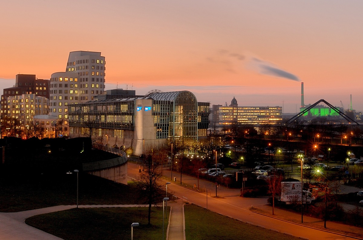 WDR-Funkhaus Düsseldorf; Fotograf: Turmfalke / Pixabay