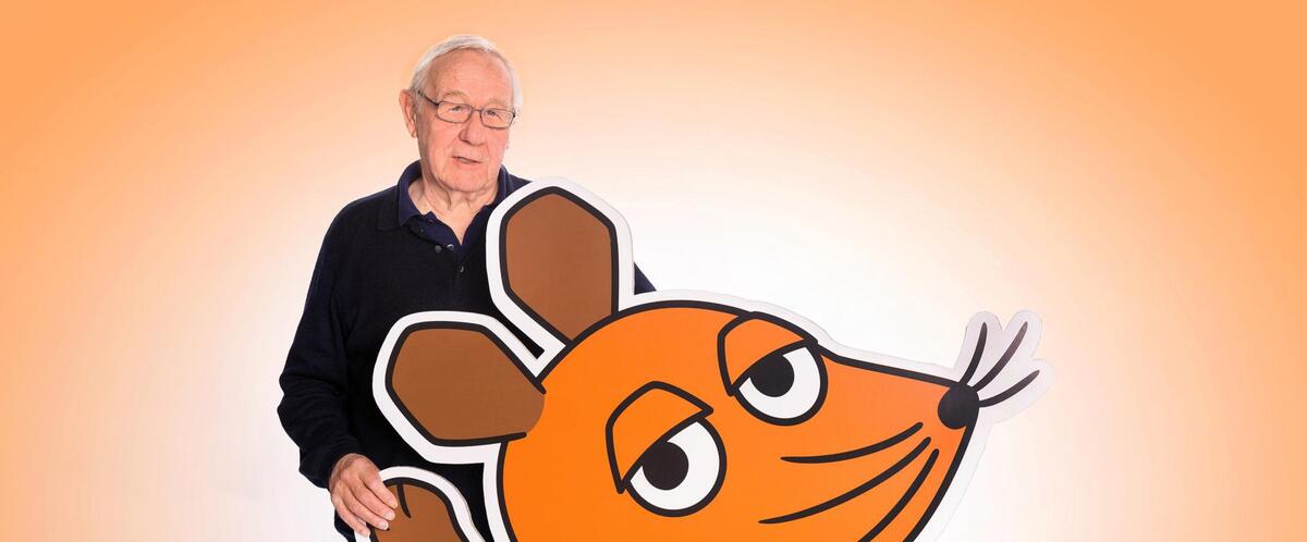 Armin Maiwald mit der "Maus"