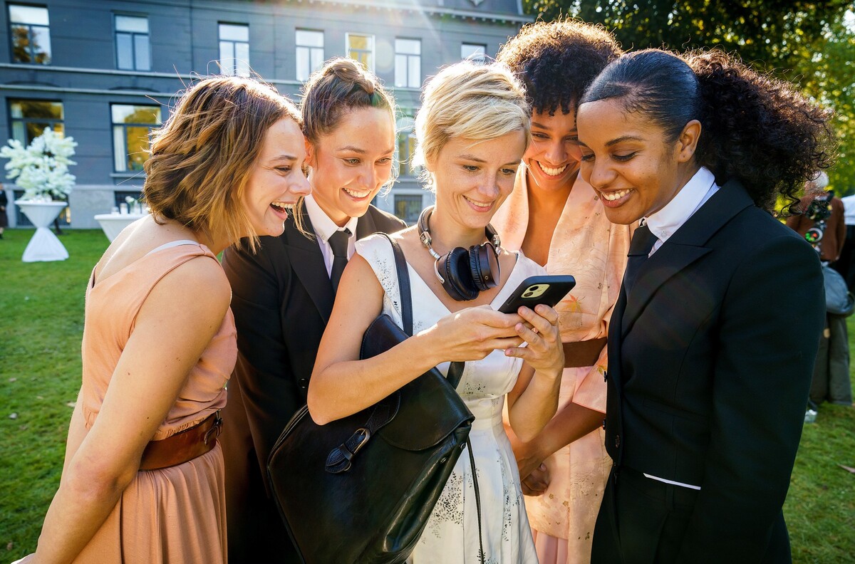 Ellie de Lange, Melody Klaver, Lynn Van Royen , Naomi Janssens, Abigail Abraham (v.l.n.r.)